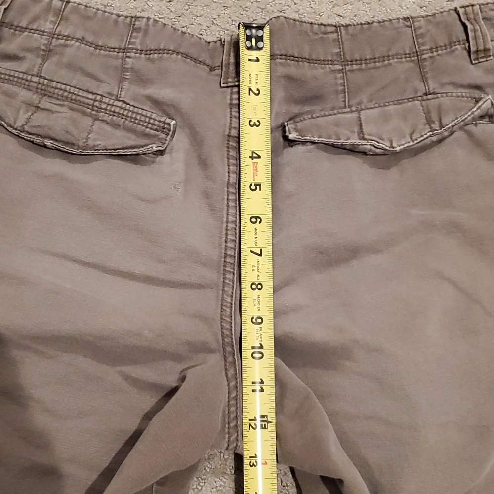 Distressed / Vintage Banana Republic brand men's shorts sz 34